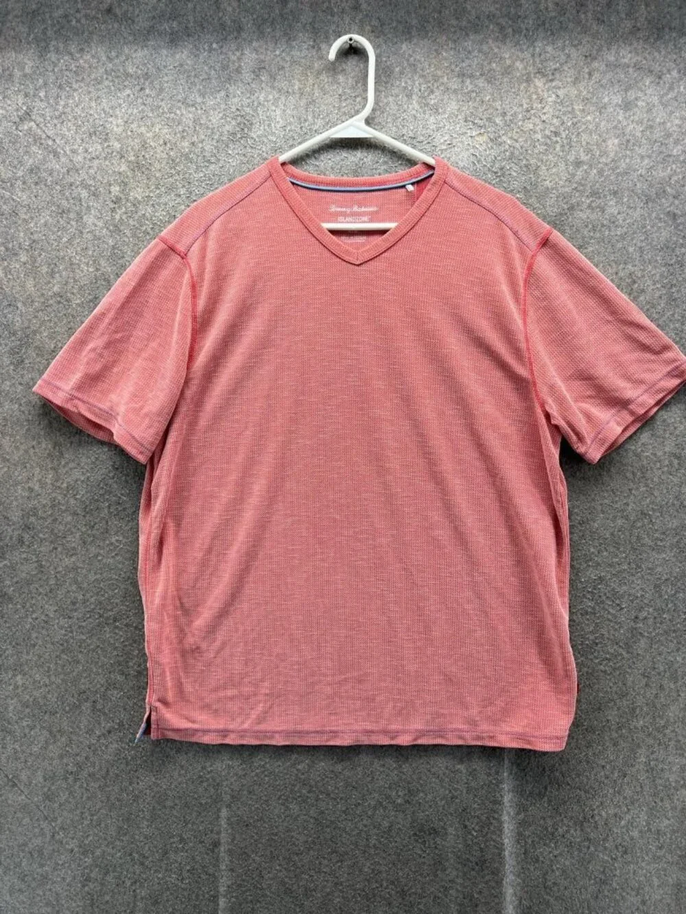 Tommy Bahama Shirt Men Large Red IslandZone V-Neck Casual Tee Geometric Cotton